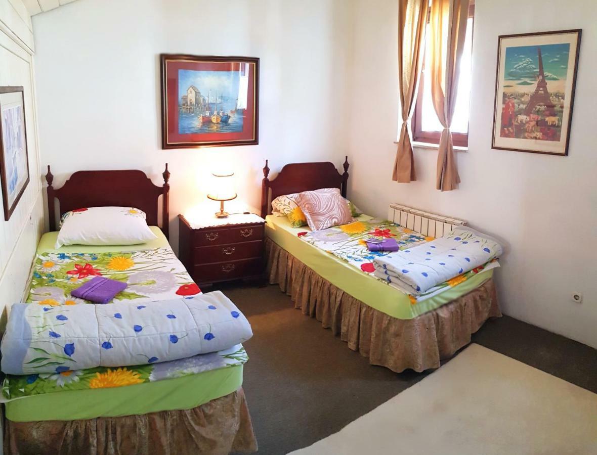 Hostel Pansion Lion Сараево Экстерьер фото