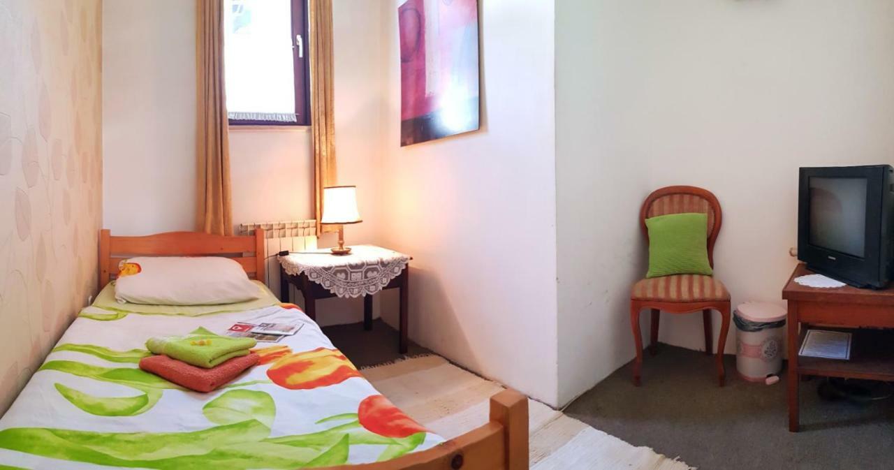 Hostel Pansion Lion Сараево Экстерьер фото